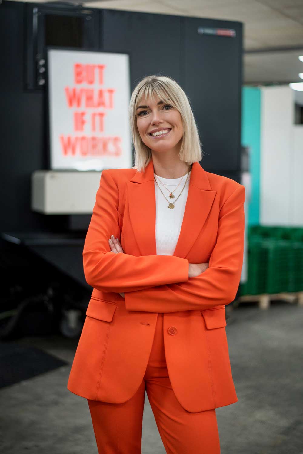 Véronique Faust in der Fertigung bei DEUERLEIN
